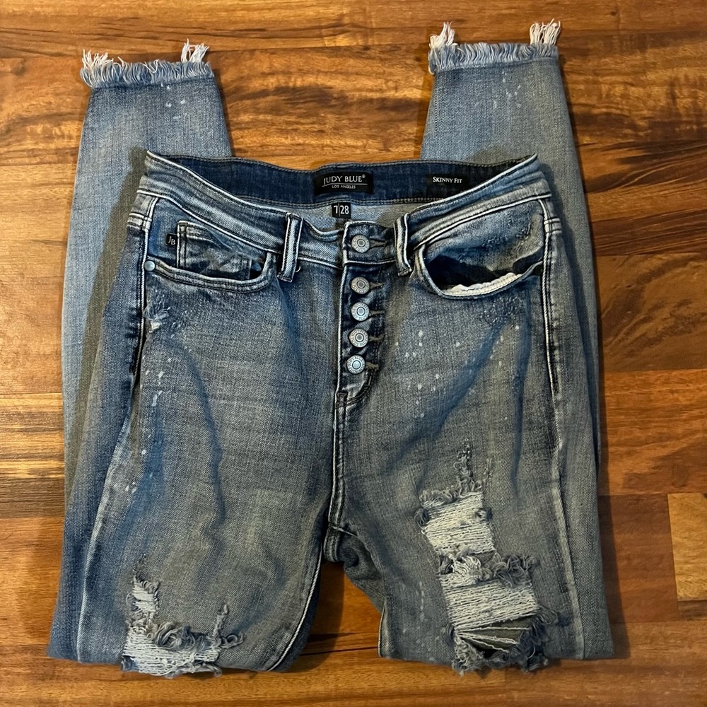 Judy Blue Bleach Splatter Distressed Skinny Jeans